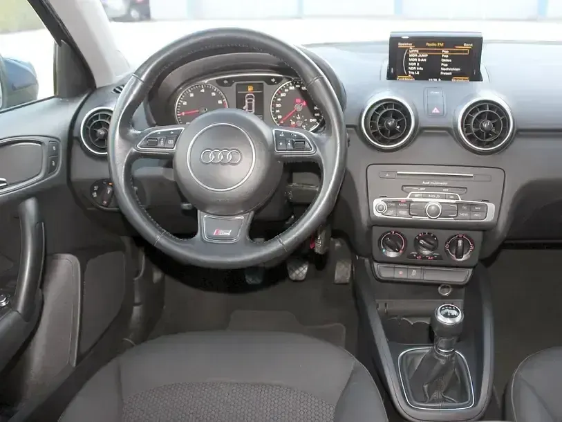 Second-hand Audi A1 Basis 95 CP (69 kW) 2016 Albastru Hatchback