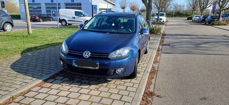 Blau Gebraucht 2011 VW Golf VI Comfortline Kombi | 5.500 € (Fairer Preis) - Bild 1/4