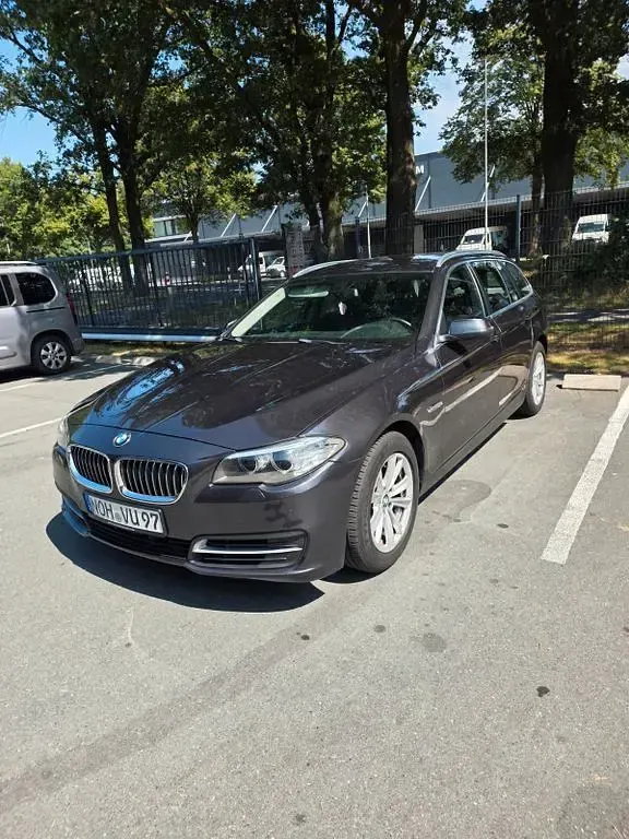 Gebraucht BMW 518 150 PS (110 kW) 2016 Grau Kombi