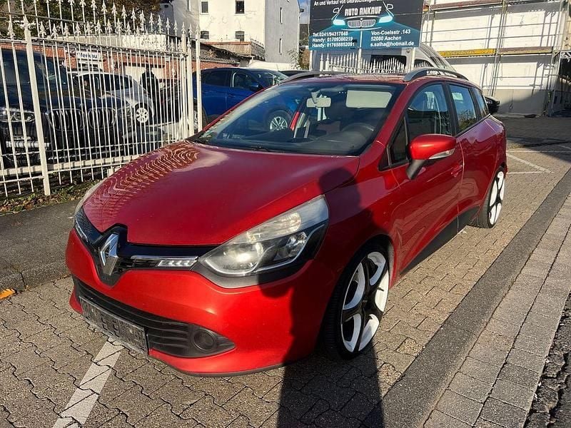 Rot Gebraucht 2014 Renault Clio IV Dynamique Limousine | 2.900 € (Teuer) - Bild 1/4