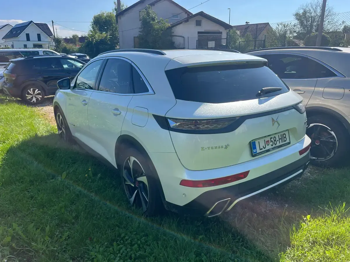 Gebraucht DS Automobiles DS7 Crossback Performance Line Plus 299 PS (219 kW) 2022 White nacre SUV
