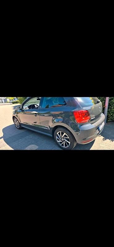 Grau Gebraucht 2017 VW Polo Sound Kleinwagen | 8.990 € (Guter Preis) - Bild 1/4