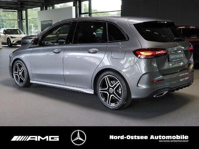 Gebraucht Mercedes B200 AMG line 163 PS (119 kW) 2025 Metalliclack mountaingrau Van / Kleinbus