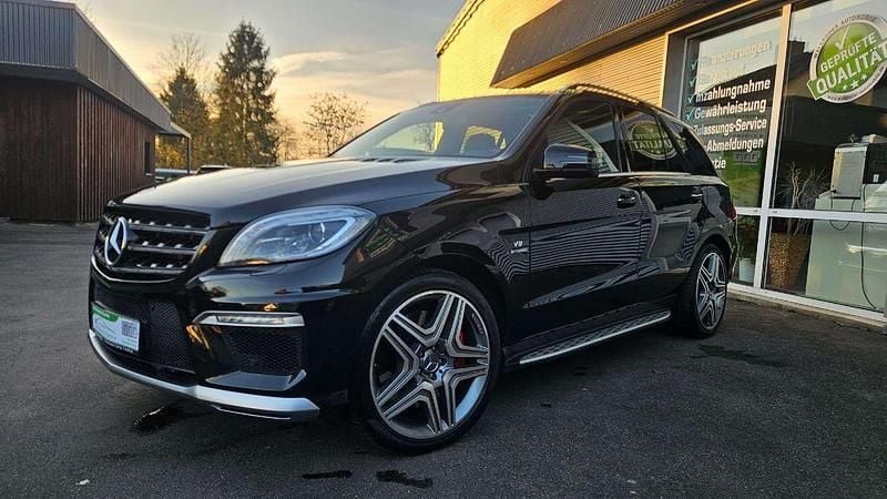 Schwarz Gebraucht 2016 Mercedes ML63 AMG AMG SUV | 43.790 € - Bild 1/4