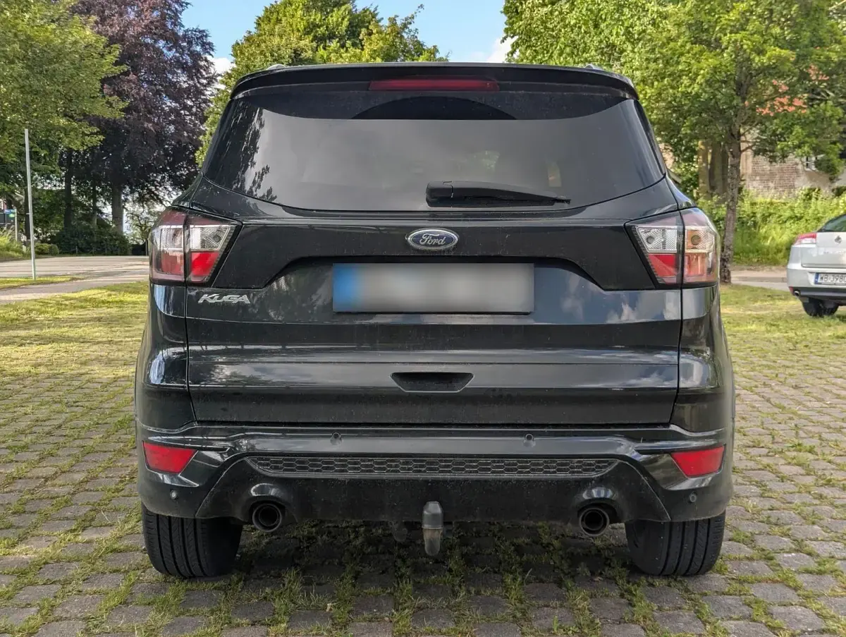 Gebraucht Ford Kuga ST-Line 150 PS (110 kW) 2017 Schwarz SUV