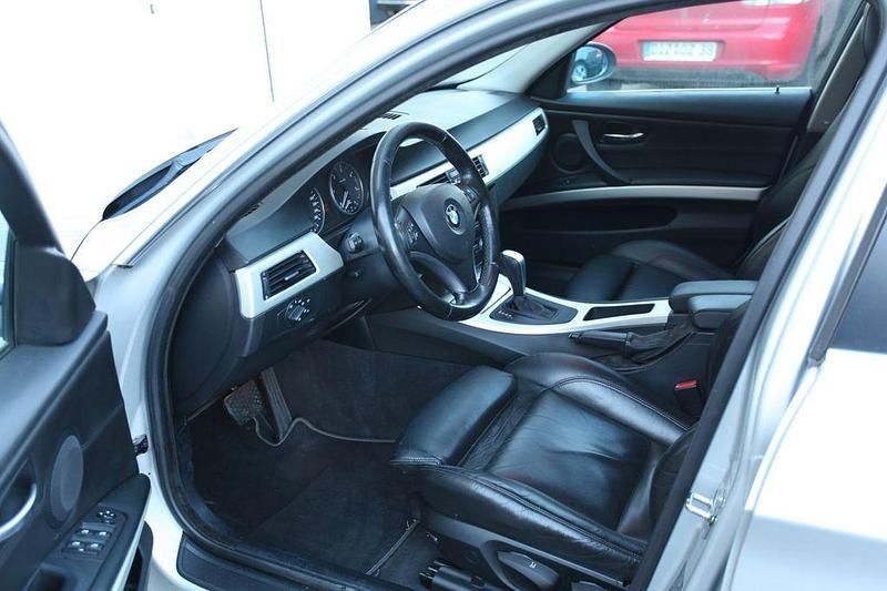 Silber Gebraucht 2008 BMW 330 Sport Line Limousine | 6.990 € (Fairer Preis) - Bild 1/4