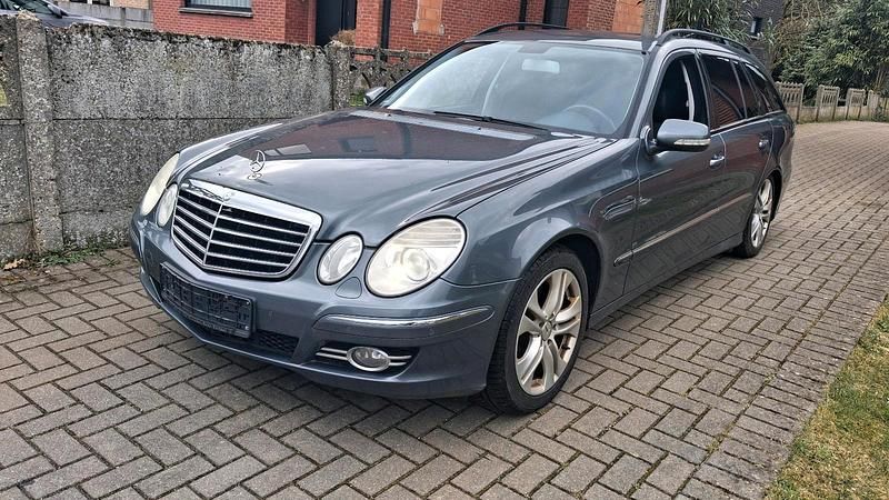 Gebraucht Mercedes E280 190 PS (139 kW) 2008 Grau Kombi