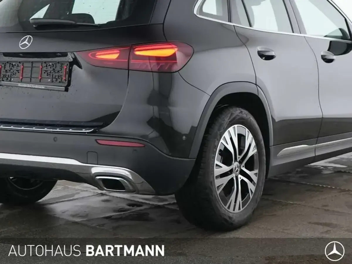 Gebraucht Mercedes GLA220 Progressive 190 PS (139 kW) 2024 Lack kosmosschwarz SUV