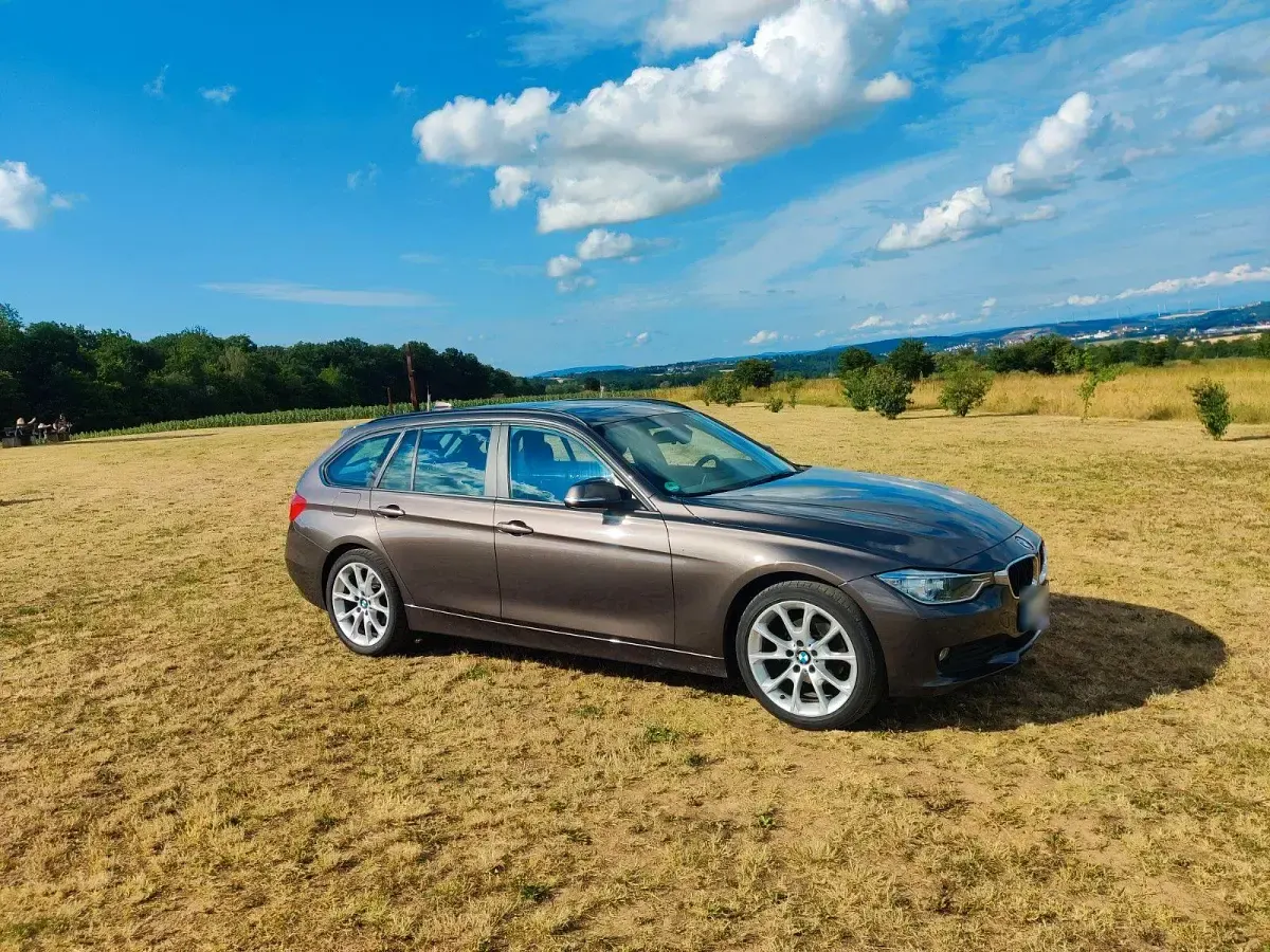 Gebraucht BMW 318 143 PS (105 kW) 2013 Braun Kombi