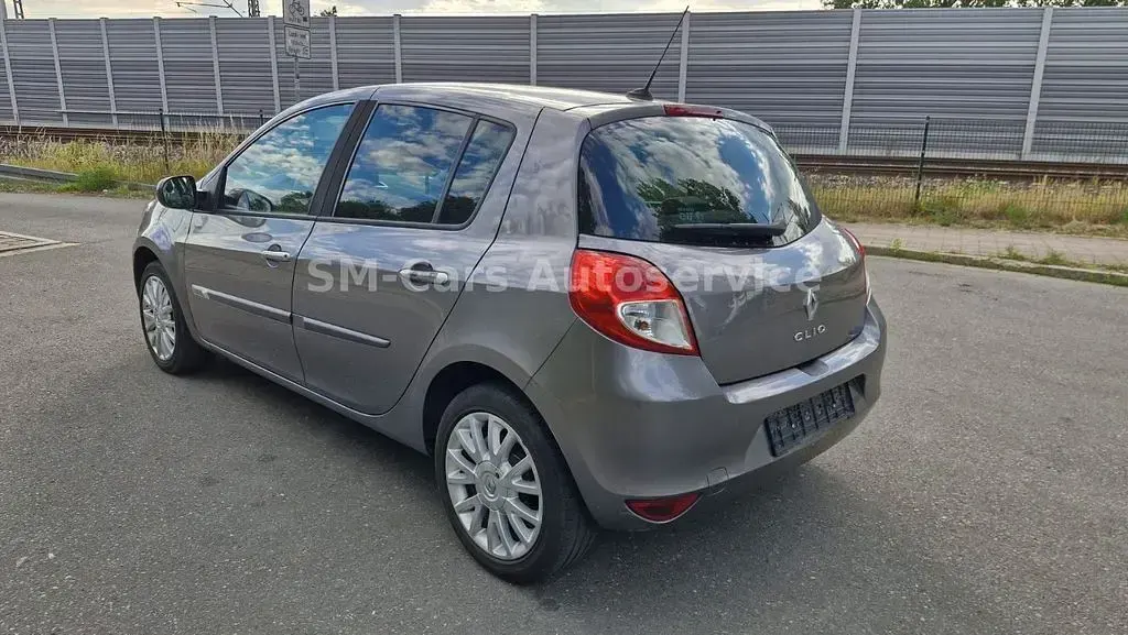 Gebraucht Renault Clio Luxe 111 PS (81 kW) 2009 Grau Limousine