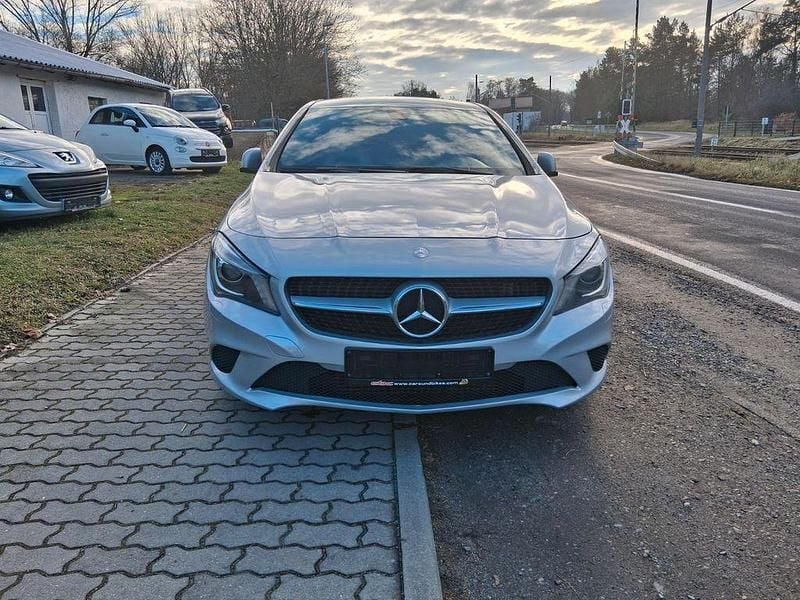 Silber Gebraucht 2013 Mercedes CLA220 Limousine | 11.000 € (Guter Preis) - Bild 1/4