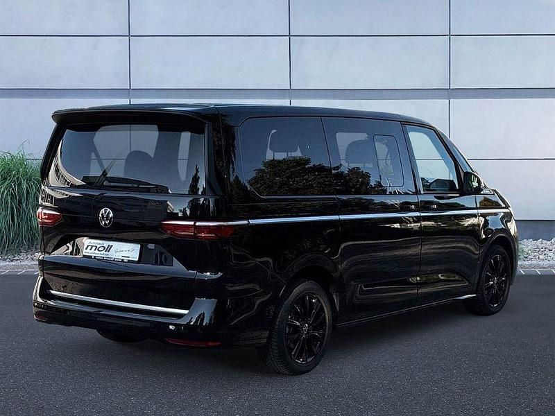 Second-hand VW Multivan Style 150 CP (110 kW) 2025 Negru Monovolum