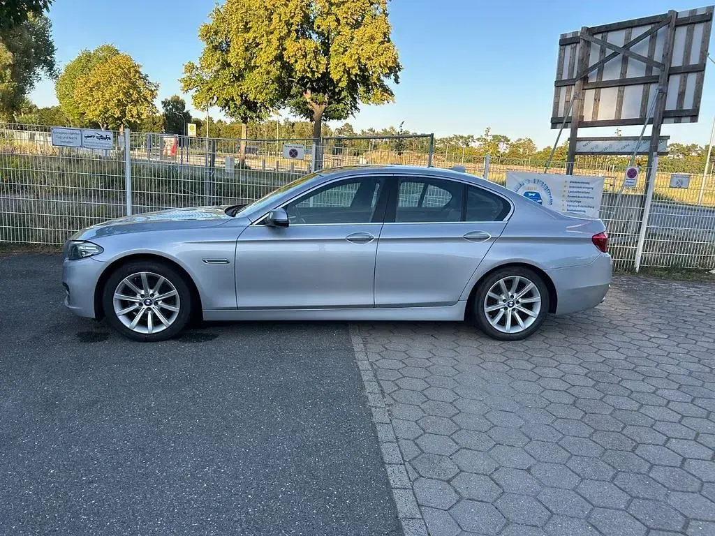 Gebraucht BMW 520 184 PS (135 kW) 2014 Silber Limousine