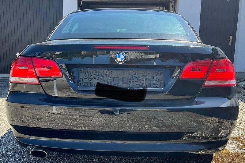Gebraucht BMW 320 Cabriolet 177 PS (130 kW) 2009 Schwarz Cabrio
