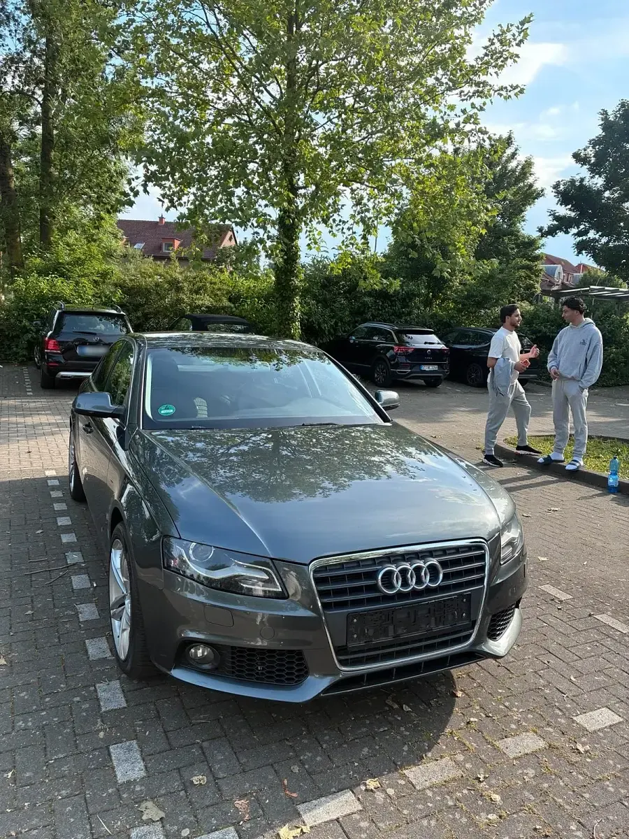 Gebraucht Audi A4 220 PS (161 kW) 2011 Grau Limousine