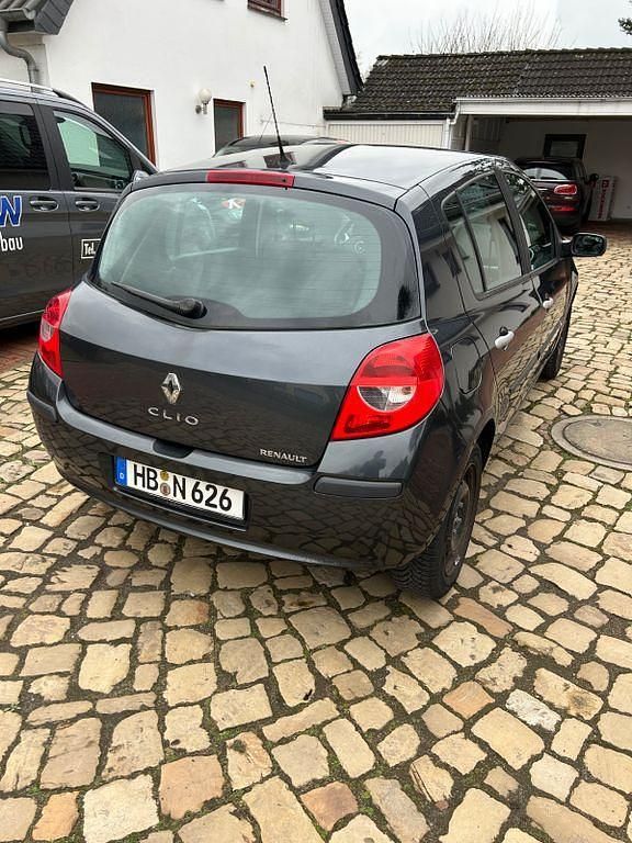 Gebraucht Renault Clio II Dynamique 88 PS (64 kW) 2007 Schwarz Limousine