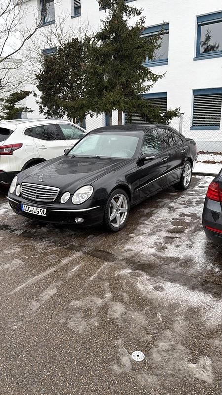 Gebraucht Mercedes E240 177 PS (130 kW) 2003 Schwarz Limousine