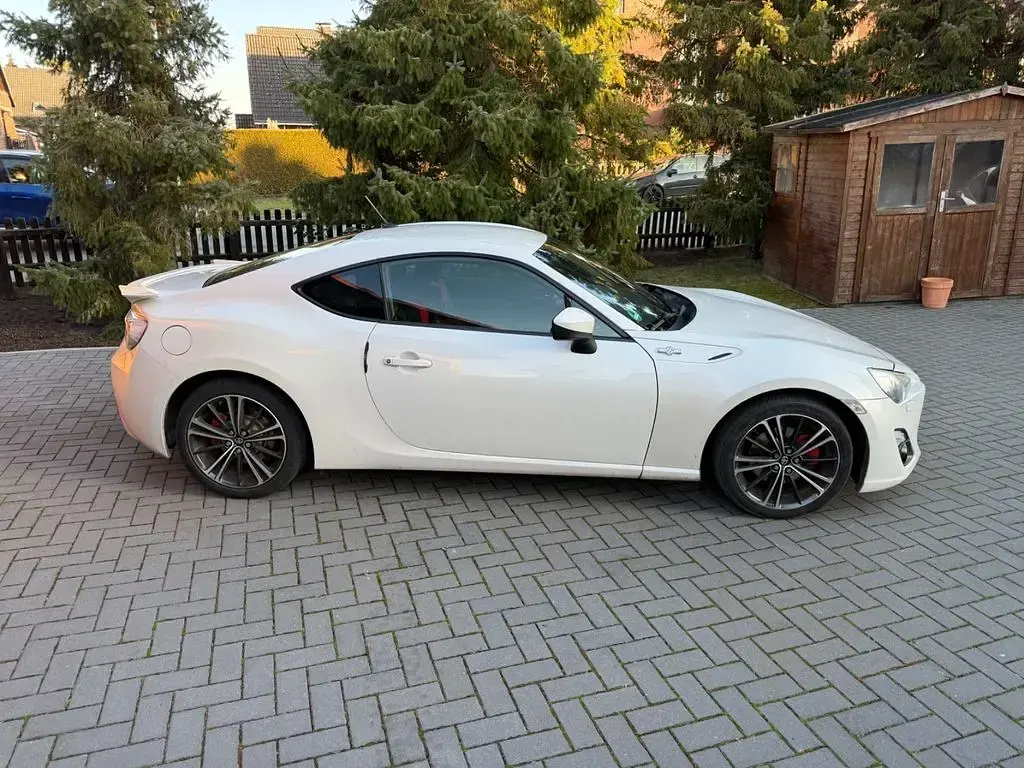 Gebraucht Toyota GT86 GT 200 PS (147 kW) 2012 Weiß Coupé