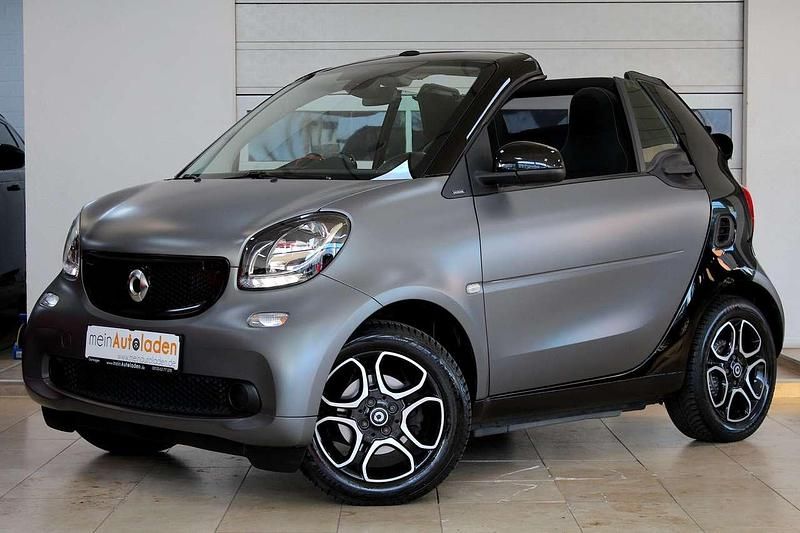 Grau Gebraucht 2017 Smart ForTwo Cabrio Passion Cabrio | 14.950 € (Fairer Preis) - Bild 1/4