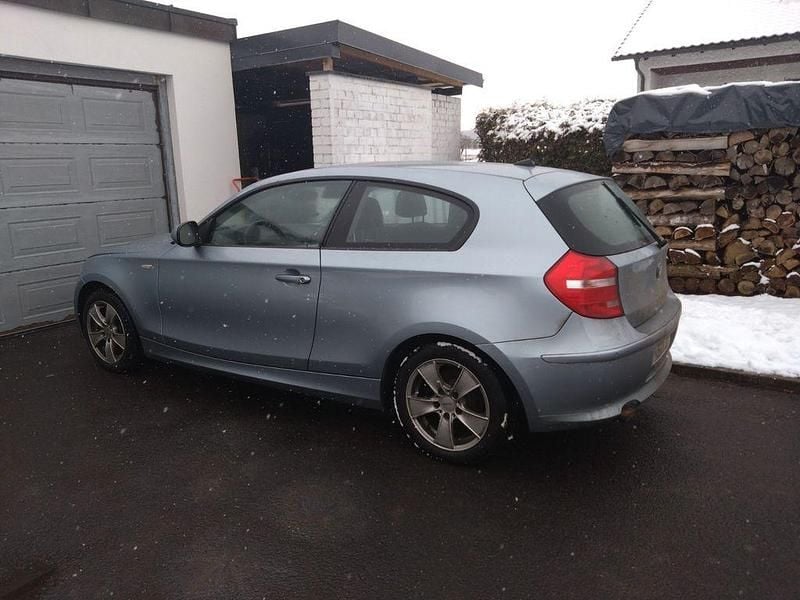 Gebraucht BMW 116 116 PS (85 kW) 2010 Blau Kleinwagen
