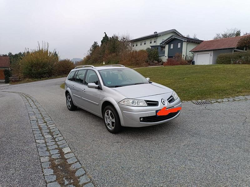 Grau Gebraucht 2008 Renault Mégane II Kombi | 3.500 € (Teuer) - Bild 1/4