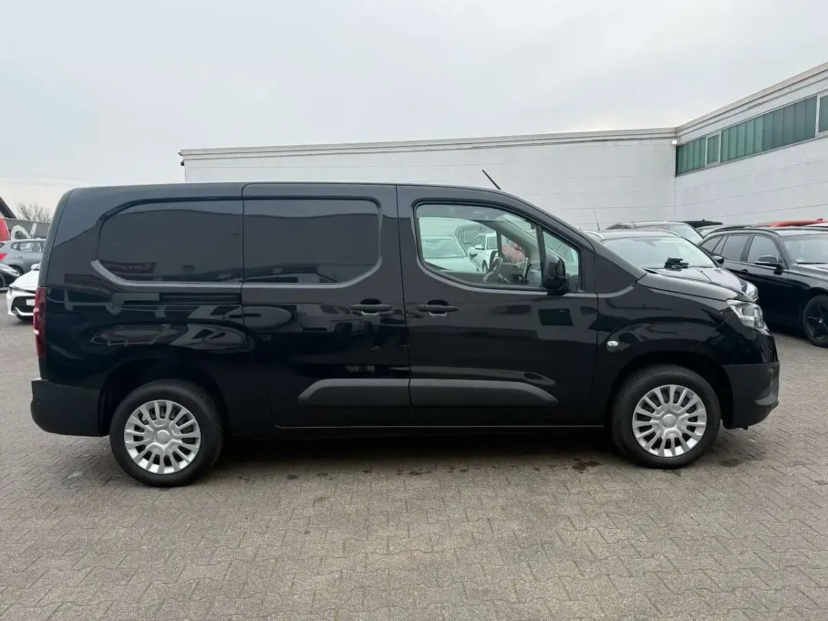 Gebraucht Toyota Proace 102 PS (75 kW) 2022 Black pearl Van / Kleinbus