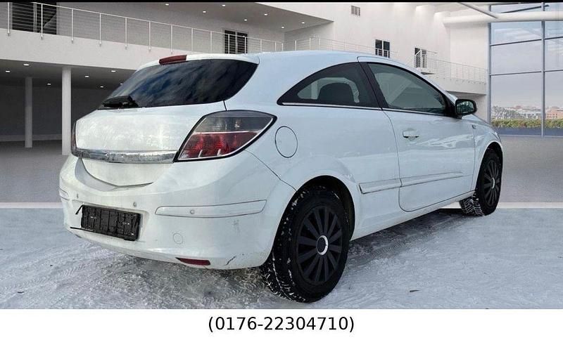 Gebraucht Opel Astra GTC Edition 90 PS (66 kW) 2009 Weiß Coupé