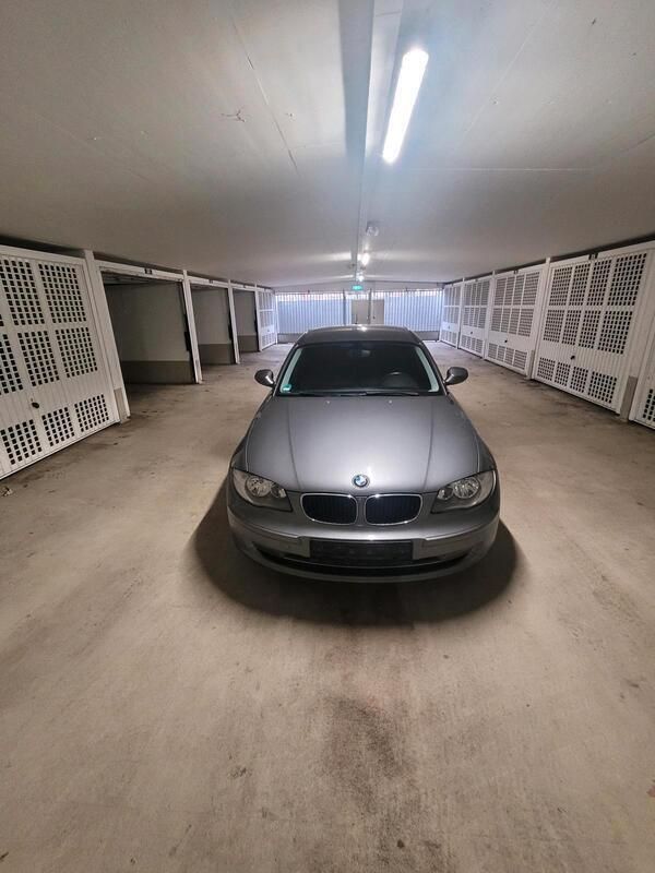 Grau Gebraucht 2010 BMW 118 Kleinwagen | 5.000 € (Fairer Preis) - Bild 1/4