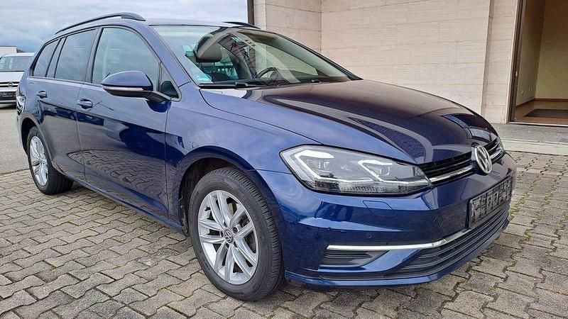 Blau Gebraucht 2019 VW Golf VII Comfortline Kombi | 12.699 € (Superpreis) - Bild 1/4