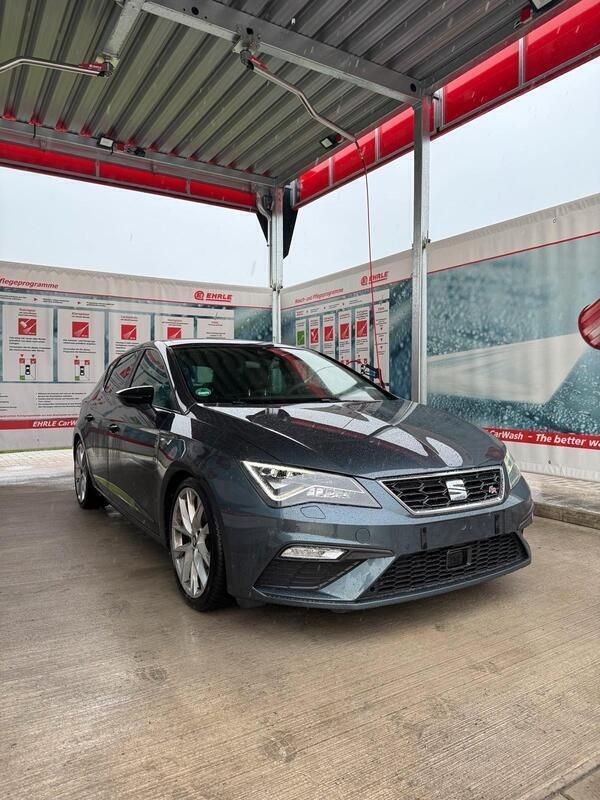 Grau Gebraucht 2020 Seat Leon FR Limousine | 14.111 € - Bild 1/4