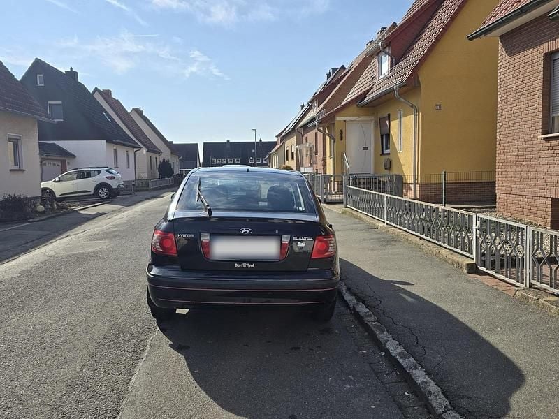 Gebraucht Hyundai Elantra 105 PS (77 kW) 2007 Schwarz Limousine