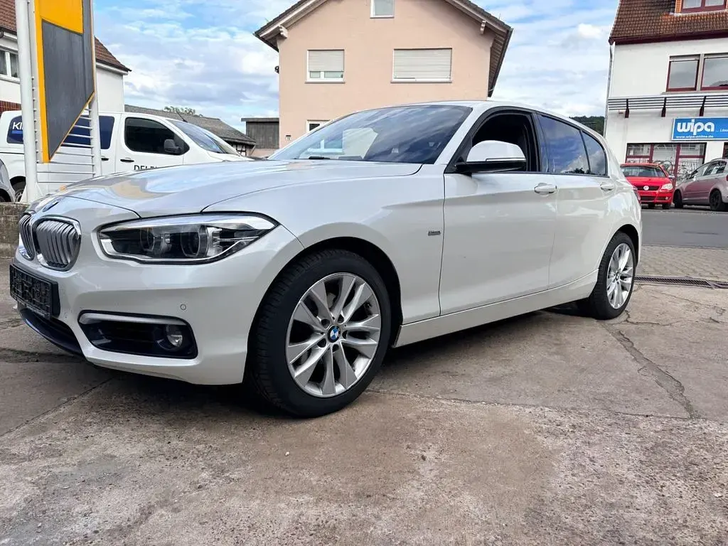Gebraucht BMW 120 Urban Line 190 PS (139 kW) 2016 Weiß Kleinwagen