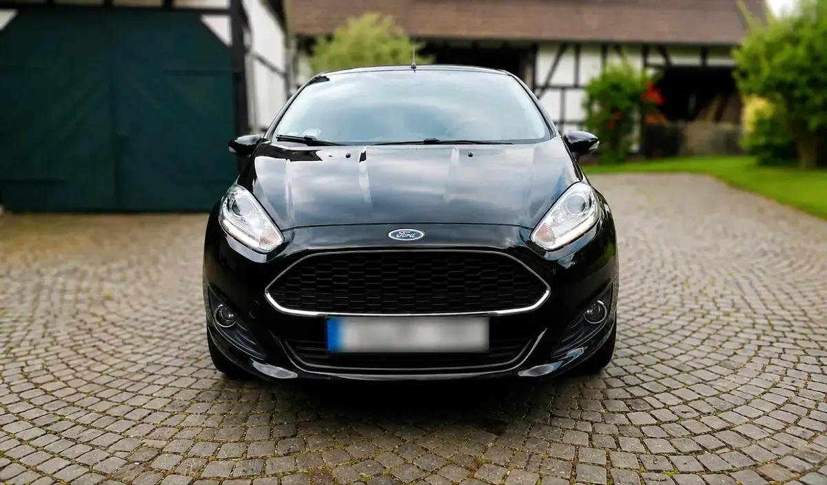 Gebraucht Ford Fiesta 82 PS (60 kW) 2016 Schwarz Kleinwagen