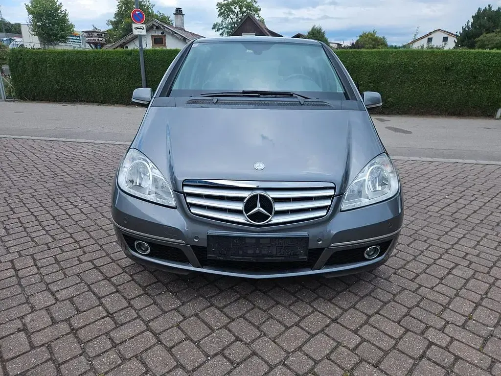 Gebraucht Mercedes A200 140 PS (102 kW) 2012 Grau Kleinwagen