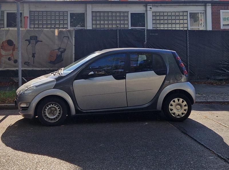 Grau Gebraucht 2004 Smart ForTwo Coupé Kleinwagen | 1.700 € - Bild 1/4