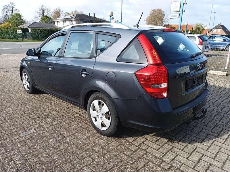 Usata Kia Ceed 126 CV (92 kW) 2009 Grigio Utilitaria