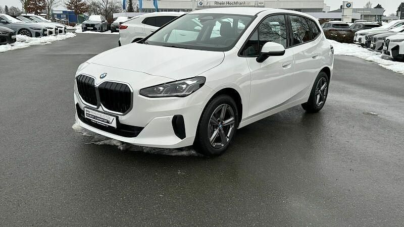 Gebraucht BMW 220 Active Tourer 170 PS (125 kW) 2025 Alpinweiss uni Van / Kleinbus
