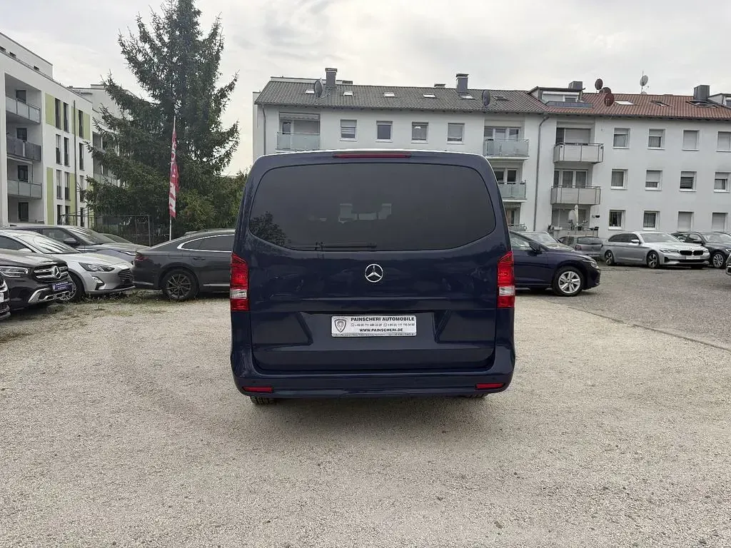 Gebraucht Mercedes V220 163 PS (119 kW) 2021 Stahlblau Van / Kleinbus