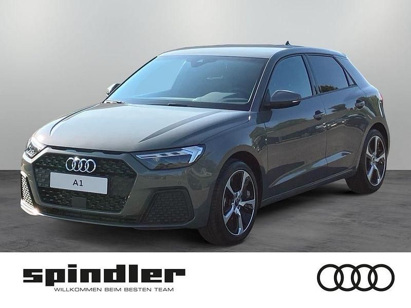 Grau Neu 2025 Audi A1 Sportback Sport Kleinwagen | 28.080 € (Fairer Preis) - Bild 1/4