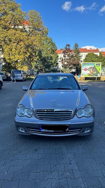 Beige Gebraucht 2004 Mercedes C200 Limousine | 4.999 € (Etwas zu teuer) - Bild 1/4