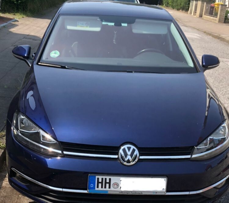Blau Gebraucht 2018 VW Golf VII Limousine | 18.150 € (Fairer Preis) - Bild 1/4
