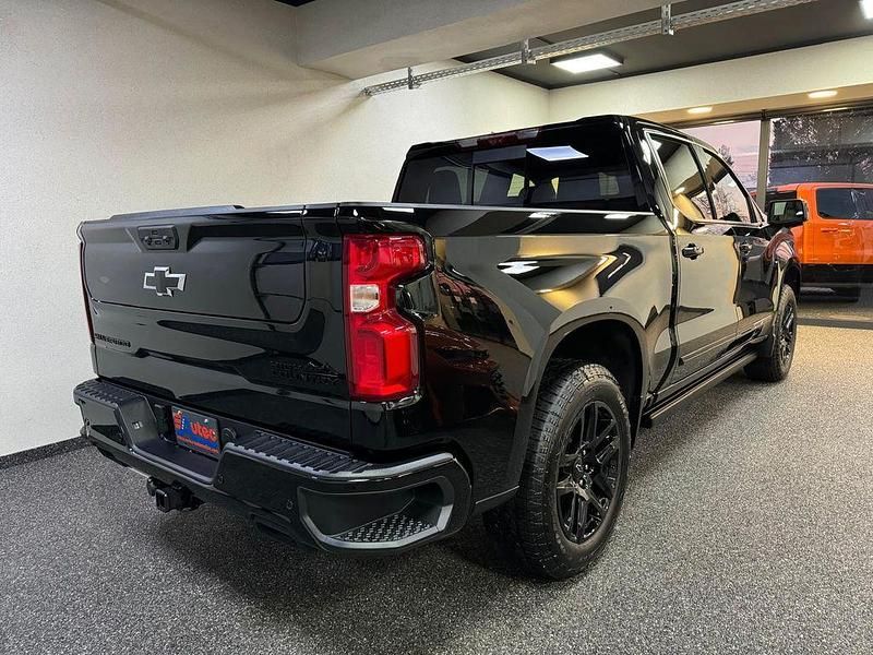 Neu Chevrolet Silverado 426 PS (313 kW) 2026 Schwarz SUV