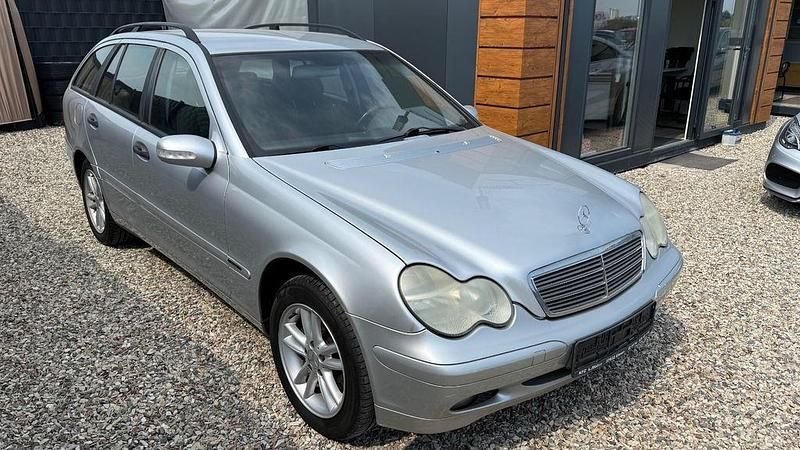 Grau Gebraucht 2002 Mercedes C180 Classic Limousine | 1.990 € (Fairer Preis) - Bild 1/4