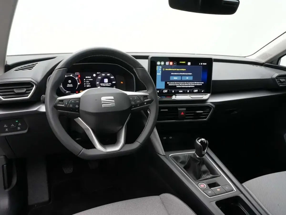 Neu Seat Leon Style 116 PS (85 kW) 2025 Nevada weiss Kombi
