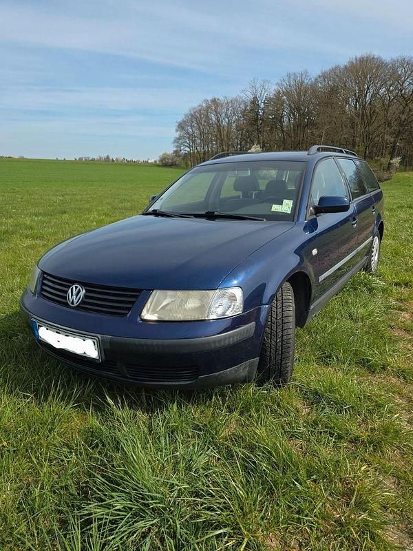 Second-hand VW Passat 102 CP (75 kW) 2000 Albastru Break