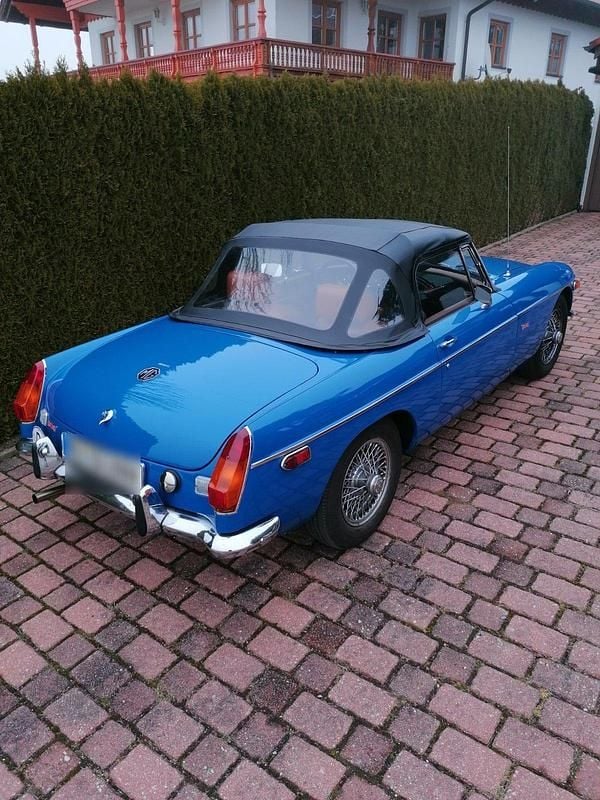 Second-hand MG B 95 CP (69 kW) 1972 Albastru Cabrio