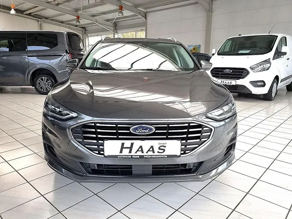 Używany Ford Focus Titanium X 125 KM (91 kW) 2024 Szary Sedan/Limuzyna