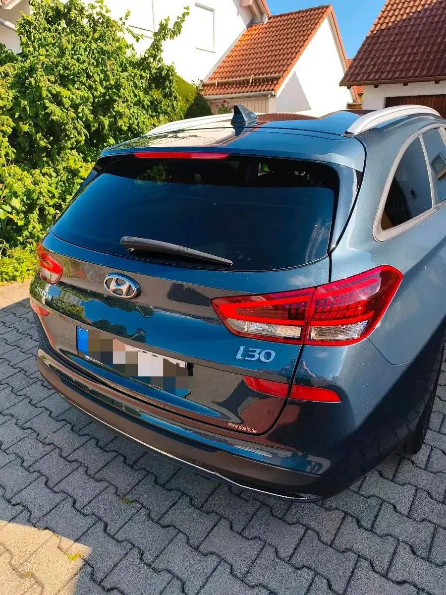 Gebraucht Hyundai i30 120 PS (88 kW) 2023 Blau Kombi