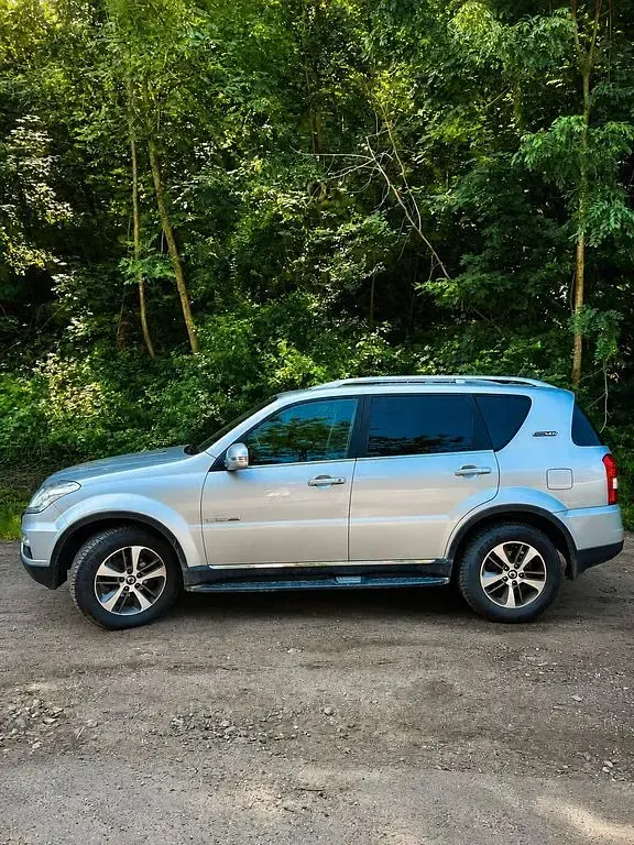Gebraucht SsangYong Rexton Sapphire 178 PS (130 kW) 2016 Silber SUV