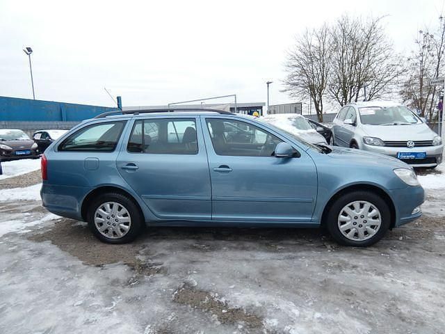 Gebraucht Skoda Octavia Impuls Edition 105 PS (77 kW) 2010 Blau Kombi